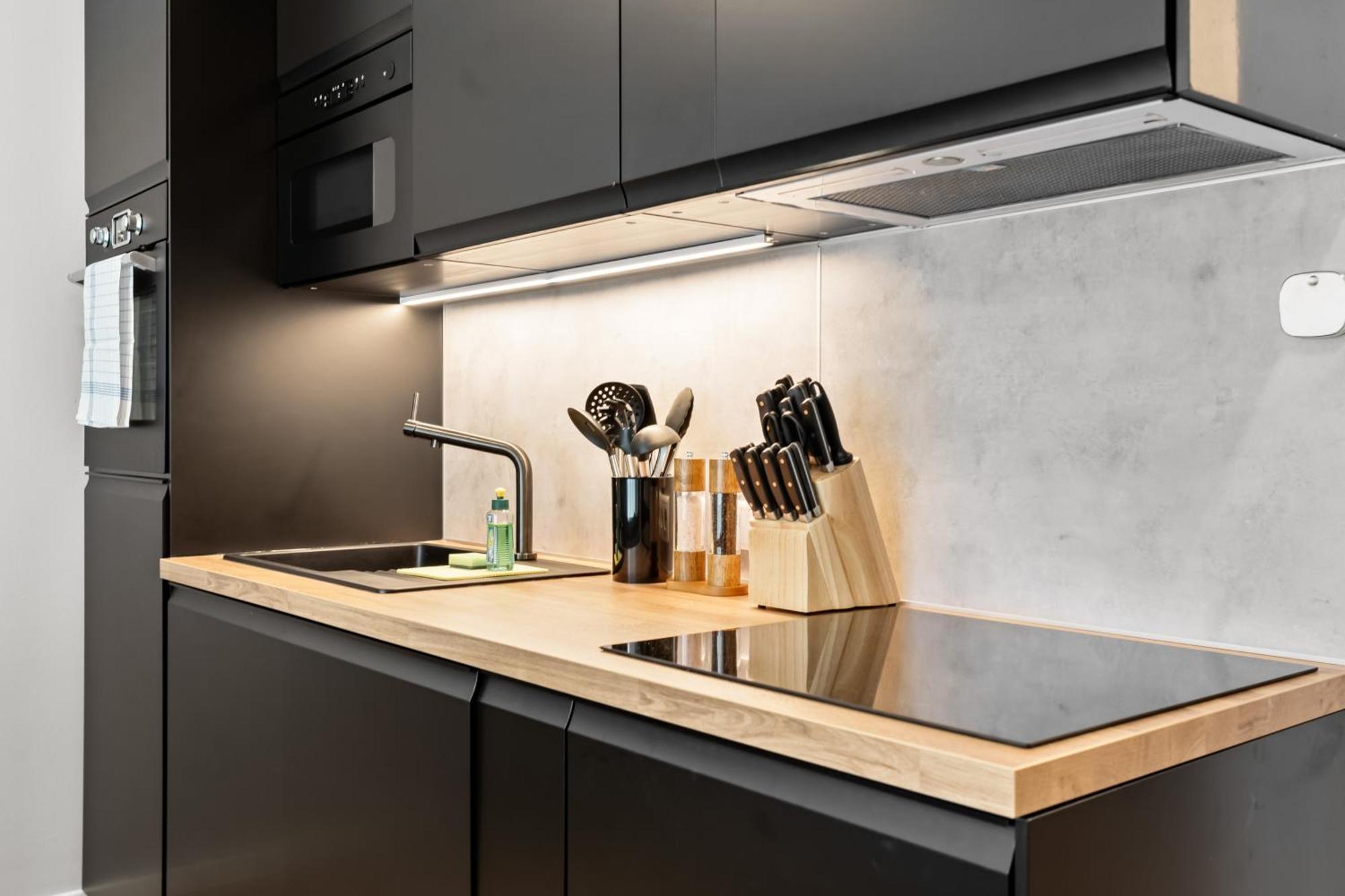 Apartamento Design Luxus, Vollausstattung, Neubau, 30Min Hbf Leipzig 8, Naehe Flughfaen, Bmw, Dhl, Amazon Schkeuditz Exterior foto